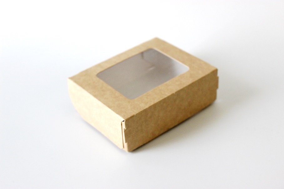 Коробка с окошком 100 x 80 x 35 мм