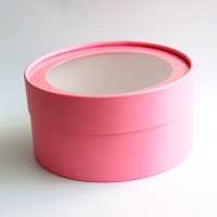 Коробка круглая с окном розовая, 16*8см